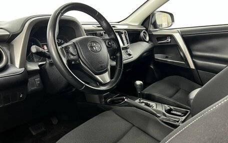 Toyota RAV4, 2019 год, 2 450 000 рублей, 10 фотография