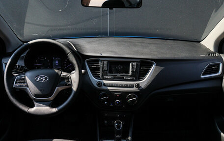 Hyundai Solaris II рестайлинг, 2017 год, 1 050 000 рублей, 10 фотография