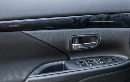 Mitsubishi Outlander III рестайлинг 3, 2019 год, 1 866 800 рублей, 9 фотография