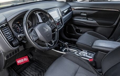 Mitsubishi Outlander III рестайлинг 3, 2019 год, 1 866 800 рублей, 5 фотография