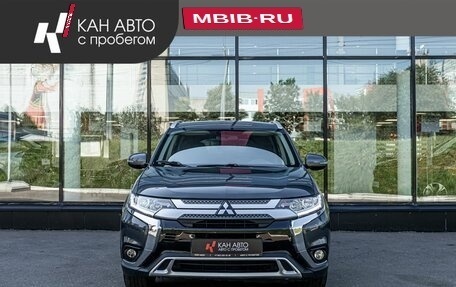 Mitsubishi Outlander III рестайлинг 3, 2019 год, 1 866 800 рублей, 2 фотография