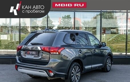 Mitsubishi Outlander III рестайлинг 3, 2019 год, 1 866 800 рублей, 4 фотография