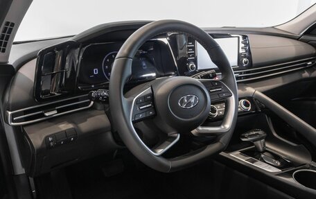 Hyundai Elantra, 2023 год, 2 318 800 рублей, 5 фотография