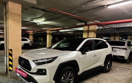 Toyota RAV4, 2025 год, 3 980 000 рублей, 9 фотография