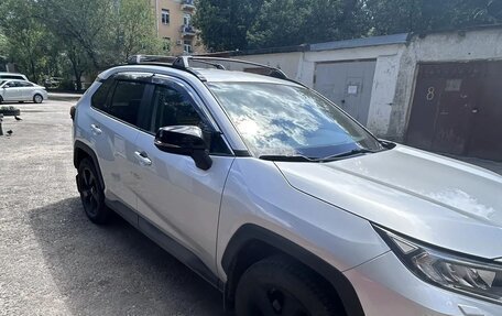 Toyota RAV4, 2022 год, 4 300 000 рублей, 6 фотография