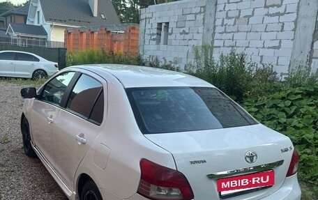 Toyota Yaris III рестайлинг, 2009 год, 350 000 рублей, 2 фотография