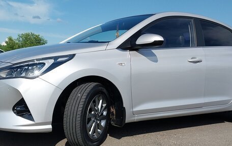 Hyundai Solaris II рестайлинг, 2022 год, 1 800 000 рублей, 1 фотография