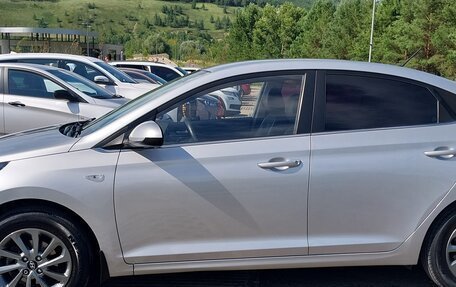 Hyundai Solaris II рестайлинг, 2022 год, 1 800 000 рублей, 2 фотография