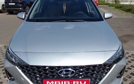 Hyundai Solaris II рестайлинг, 2022 год, 1 800 000 рублей, 10 фотография