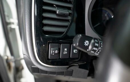 Mitsubishi Outlander III рестайлинг 3, 2019 год, 1 999 000 рублей, 10 фотография