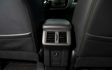 Mitsubishi Outlander III рестайлинг 3, 2019 год, 1 999 000 рублей, 17 фотография