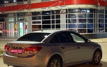 Chevrolet Cruze II, 2011 год, 549 000 рублей, 4 фотография