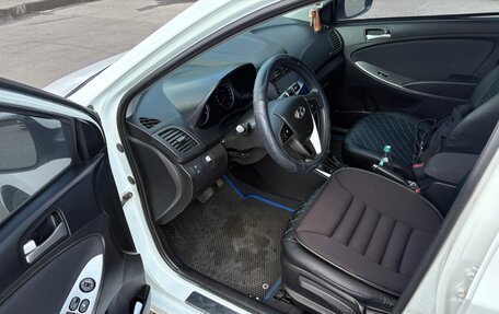Hyundai Solaris II рестайлинг, 2015 год, 820 000 рублей, 9 фотография