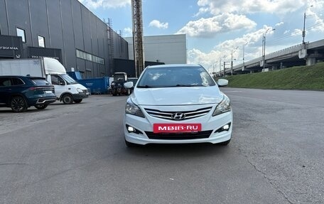 Hyundai Solaris II рестайлинг, 2015 год, 820 000 рублей, 2 фотография