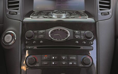 Infiniti QX70, 2013 год, 1 800 000 рублей, 17 фотография