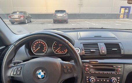 BMW 1 серия, 2009 год, 850 000 рублей, 6 фотография