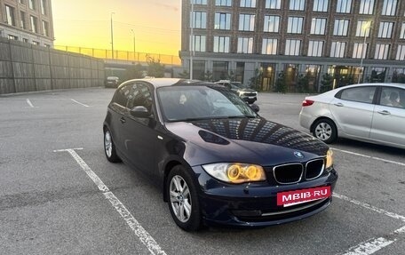BMW 1 серия, 2009 год, 850 000 рублей, 2 фотография