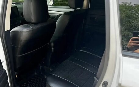 Mitsubishi Outlander III рестайлинг 3, 2016 год, 1 880 000 рублей, 11 фотография