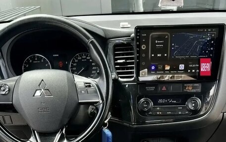 Mitsubishi Outlander III рестайлинг 3, 2016 год, 1 880 000 рублей, 12 фотография