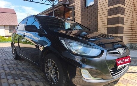 Hyundai Solaris II рестайлинг, 2013 год, 748 000 рублей, 2 фотография