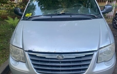 Chrysler Town & Country IV, 2004 год, 540 000 рублей, 1 фотография