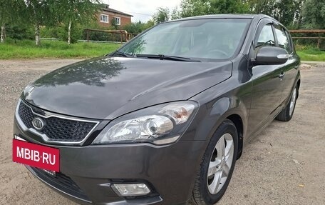 KIA cee'd I рестайлинг, 2011 год, 675 000 рублей, 2 фотография