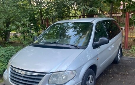 Chrysler Town & Country IV, 2004 год, 540 000 рублей, 2 фотография