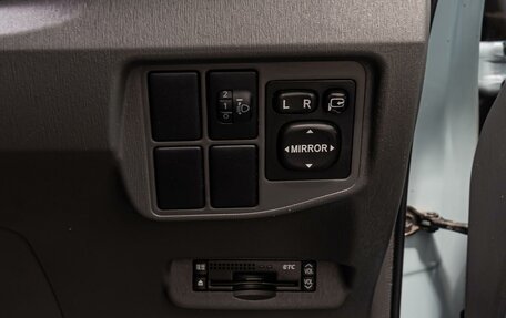 Toyota Prius, 2011 год, 1 365 000 рублей, 17 фотография