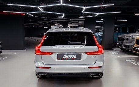 Volvo V60 Cross Country II, 2020 год, 3 900 000 рублей, 7 фотография