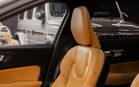 Volvo V60 Cross Country II, 2020 год, 3 900 000 рублей, 28 фотография