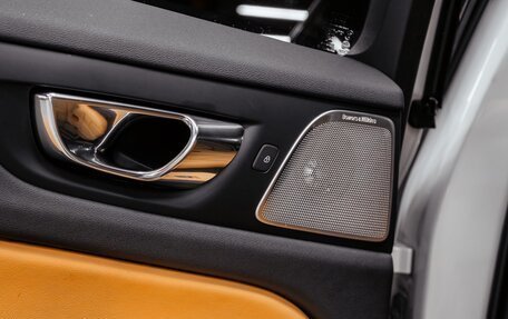Volvo V60 Cross Country II, 2020 год, 3 900 000 рублей, 32 фотография