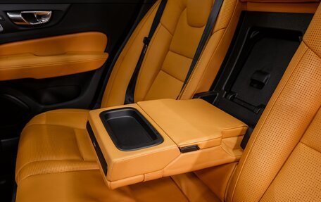 Volvo V60 Cross Country II, 2020 год, 3 900 000 рублей, 35 фотография