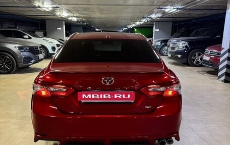 Toyota Camry, 2018 год, 2 300 000 рублей, 9 фотография