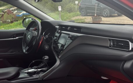 Toyota Camry, 2018 год, 2 300 000 рублей, 18 фотография