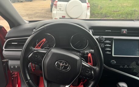 Toyota Camry, 2018 год, 2 300 000 рублей, 21 фотография