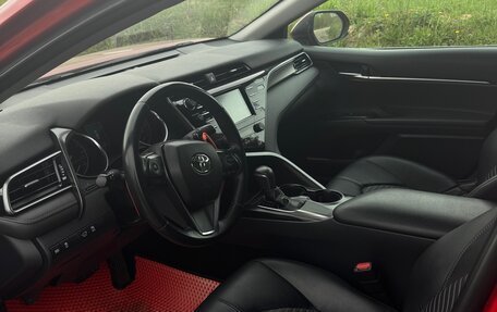 Toyota Camry, 2018 год, 2 300 000 рублей, 22 фотография