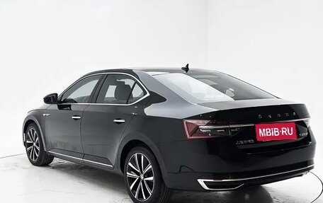 Skoda Superb III рестайлинг, 2023 год, 2 400 000 рублей, 4 фотография