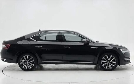Skoda Superb III рестайлинг, 2023 год, 2 400 000 рублей, 9 фотография