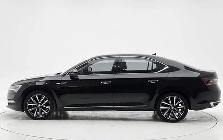 Skoda Superb III рестайлинг, 2023 год, 2 400 000 рублей, 7 фотография