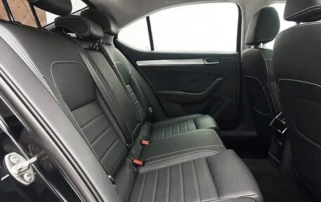 Skoda Superb III рестайлинг, 2023 год, 2 400 000 рублей, 23 фотография