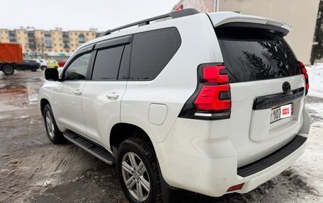 Toyota Land Cruiser Prado 150 рестайлинг 2, 2017 год, 4 100 000 рублей, 2 фотография