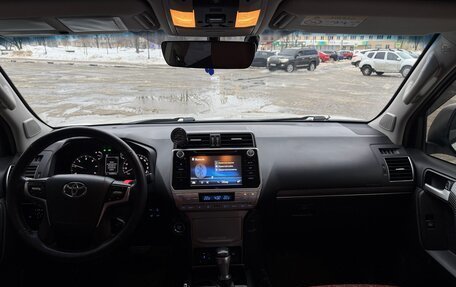 Toyota Land Cruiser Prado 150 рестайлинг 2, 2017 год, 4 100 000 рублей, 6 фотография