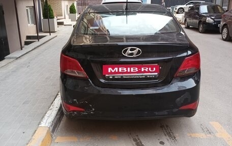 Hyundai Solaris II рестайлинг, 2015 год, 630 000 рублей, 2 фотография