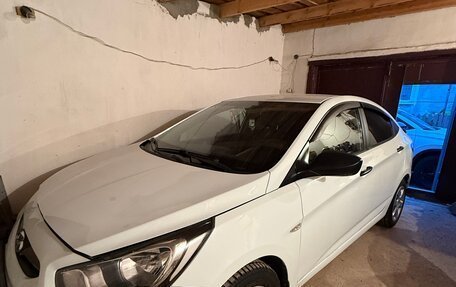 Hyundai Solaris II рестайлинг, 2013 год, 950 000 рублей, 6 фотография