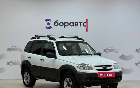 Chevrolet Niva I рестайлинг, 2019 год, 860 000 рублей, 3 фотография