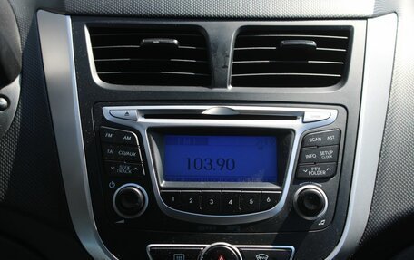 Hyundai Solaris II рестайлинг, 2013 год, 915 000 рублей, 17 фотография