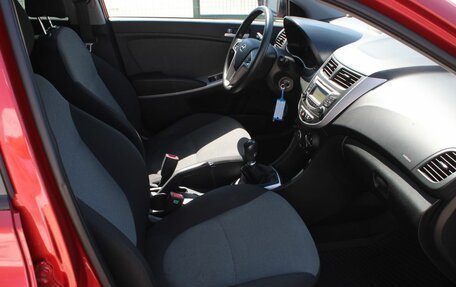 Hyundai Solaris II рестайлинг, 2013 год, 915 000 рублей, 14 фотография