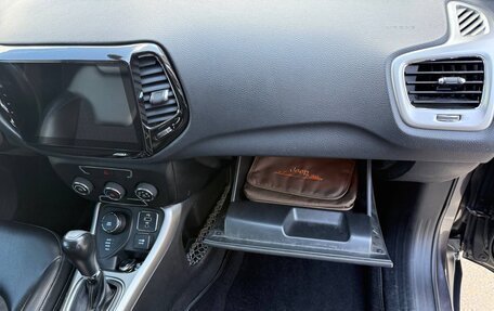 Jeep Compass II, 2017 год, 2 300 000 рублей, 3 фотография