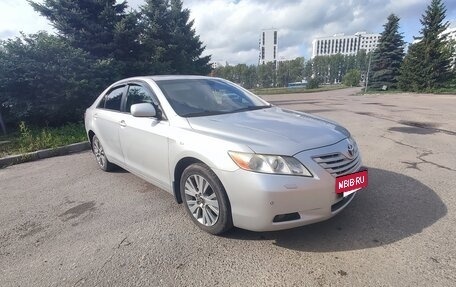 Toyota Camry, 2008 год, 970 000 рублей, 2 фотография