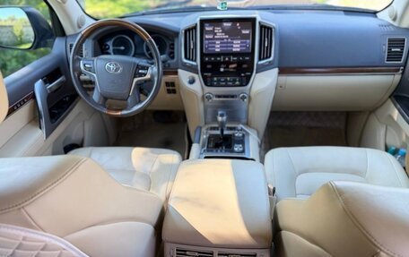 Toyota Land Cruiser 200, 2016 год, 5 800 000 рублей, 6 фотография